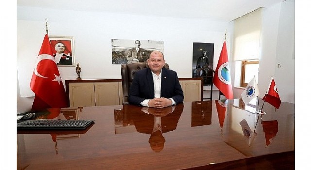 Menderes Belediyesinden Öğretmenler Günü Hediyesi