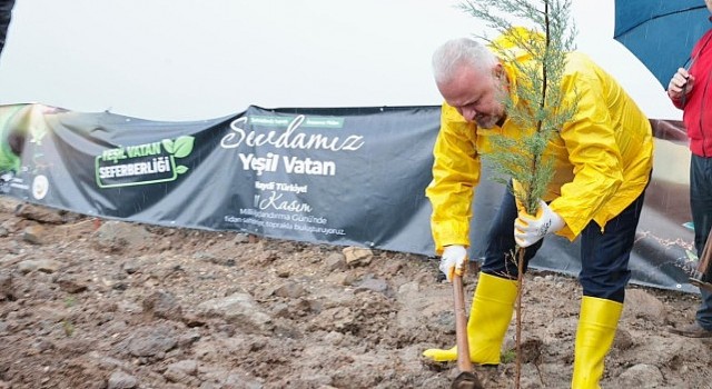 Menemen de fidanlar, yeşil vatan için dikildi