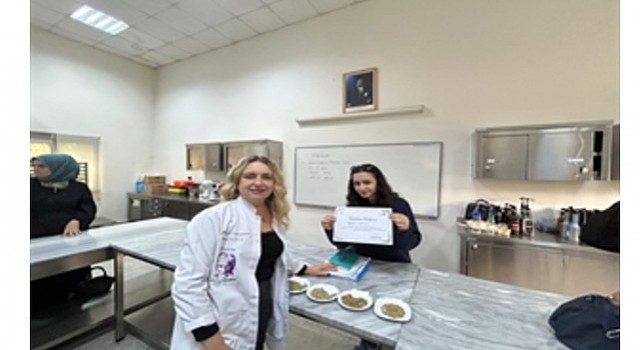 Meslek Fabrikası nda sertifika sevinci