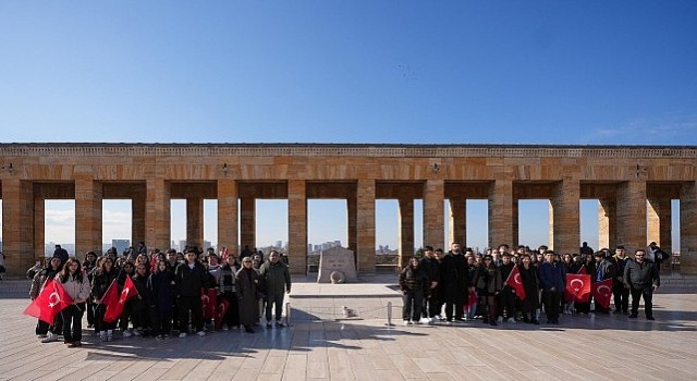 Öğrenciler istedi, Maltepe Belediyesi Anıtkabir ;e götürdü