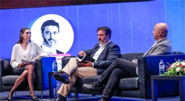 Teknoloji ve İnovasyon Zirvesinde söz uzmanların: “Yapay zekayla insanlık tarihini değiştirecek muazzam eşik aşıldı”