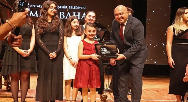 25. Uluslararası Antalya Piyano Festivalinde genç yetenekler sahne aldı