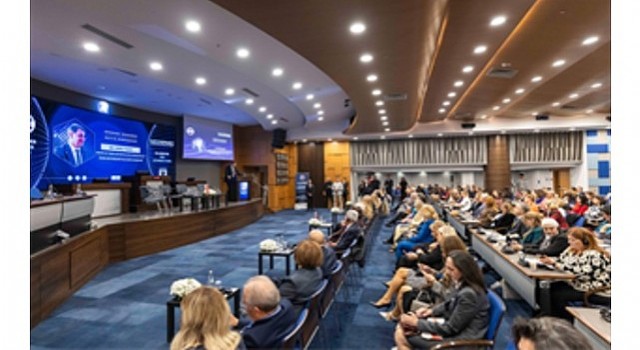 Başkan Tugay İZİKADın MEDSPARC Uluslararası İş Zirvesini açtı