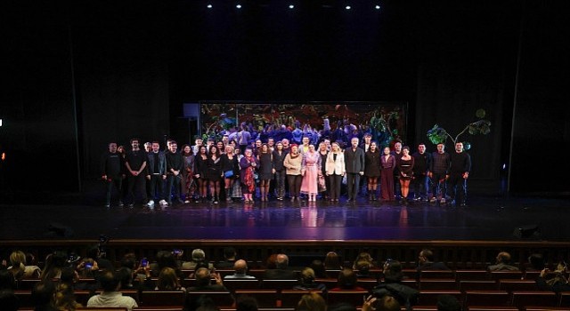 “Çirkin” Galasında Bakırköy Belediye Tiyatrolarından Unutulmaz Gece