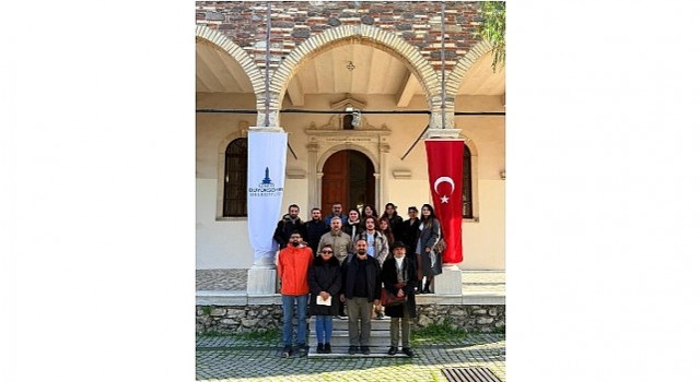 Gazeteciler İzmirin kalbinde buluştu: Bir Arada Yaşamın izlerini takip etti!