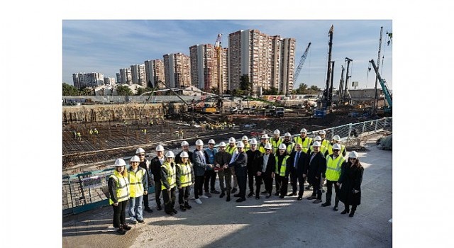 İzmire Mona Lisa Gülüşü Getiren Yeni Nesil Mimari Yolculuk