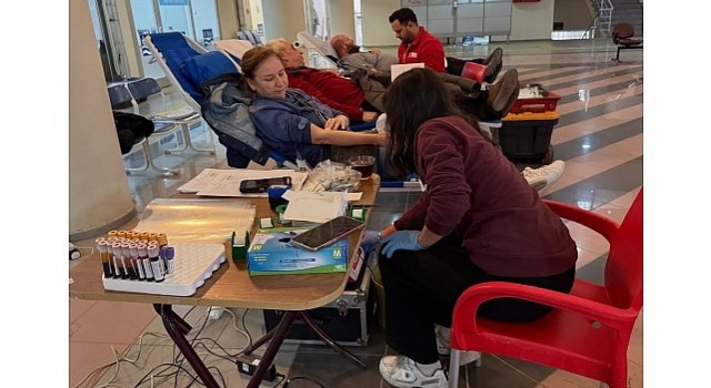 Kan Stoklarına Gölcük Belediyesinden Güçlü Destek