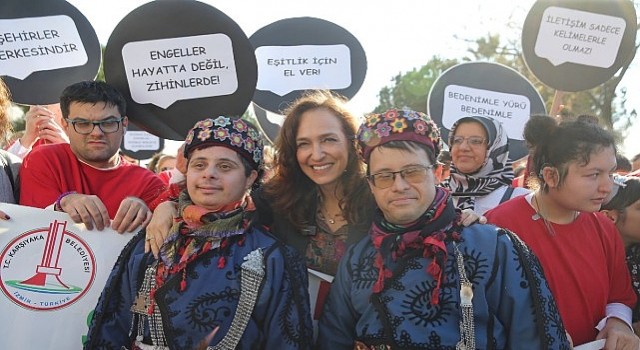 Karşıyakada hayata engel yok!