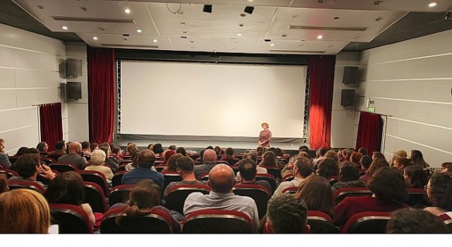 Pelin Esmer, yeni filmiyle Nilüferde sinemaseverlerle buluştu