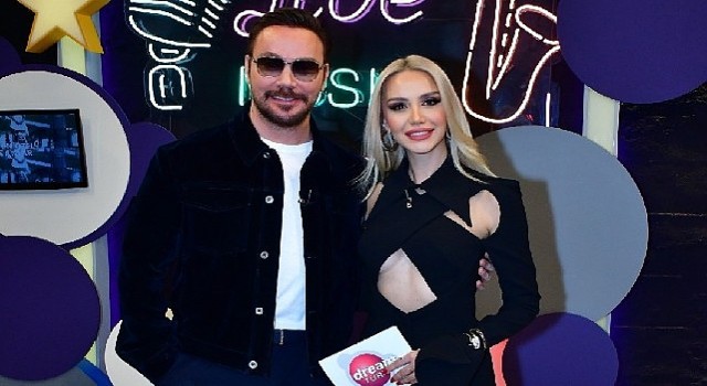 Sinan Akçıldan Zeynep Bozkayaya sürpriz şarkı!