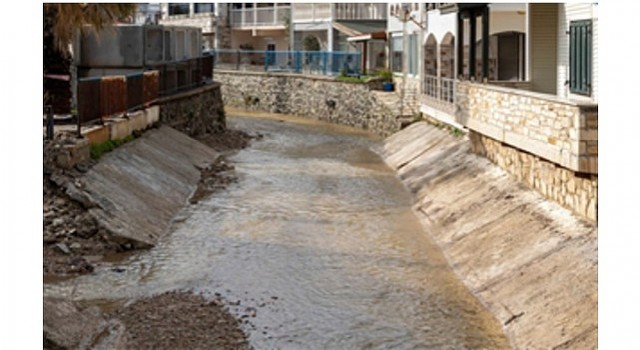 Yeni Foçada taşkın kabusu bitti