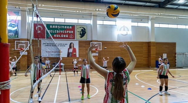 Karşıyaka Belediyesi nden voleybol turnuvası