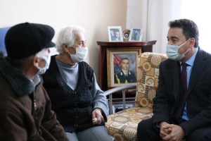 Babacan’dan şehit ailelerine taziye ziyareti