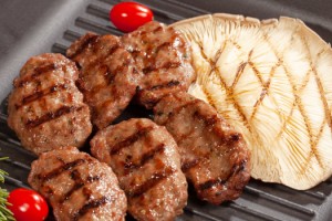 BONFİLET’İN YENİ SERİSİ AÇ GİTSİN YE BİTSİN RAFLARDA YERİNİ ALDI