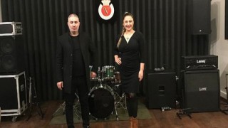 Derya Şen müzik dünyasına ısındı