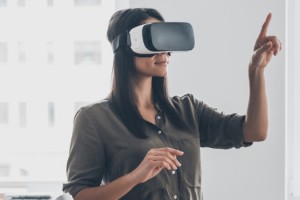 GİYİLEBİLİR TEKNOLOJİLERE BU YIL 80 MİLYAR DOLAR HARCANACAK