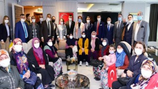 Kirazlıyaylalı kadınlar Meral Akşener’le buluştu