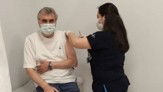 Sakarya’da Başkan Yüce, ikinci faz aşısını oldu