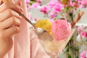 ANNELERİ MUTLU EDECEK HEDİYELER PAŞABAHÇE’DE