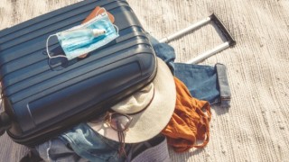 Aşılama uygulamasında hızlı davranırsak, turizm gelirlerimizi arttırabiliriz