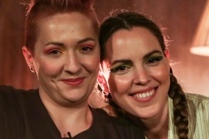 Gülinler ile “Bir Masada Oturduk” bu hafta Türkçe alternatif müziğin büyülü sesi Lara Di Lara’yı ağırlıyor