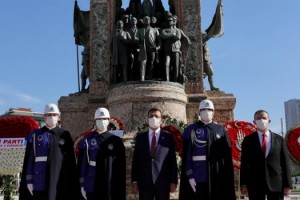 İMAMOĞLU, 23 NİSAN’IN 101’NCİ YILDÖNÜMÜNDE TAKSİM’DEYDİ