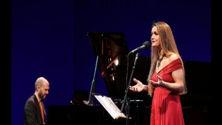 İş Sanat Dünya Caz Günü’nü Jülide Özçelik ile kutluyor