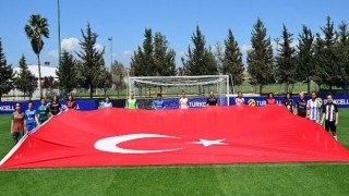 Turkcell Kadın Futbol Ligi Sağlık Çalışanları Sezonu’nda 23 Nisan coşkusu