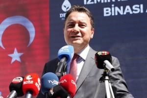 ALİ BABACAN’DAN İZMİR’DEN YASSIADA MESAJI ‘Kimse eski Türkiye’nin karanlığını bir sopa gibi kullanmasın’