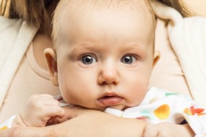 Bebeğinizi Kucağa Almadan da Güvende Olduğunu Hissettirebilirsiniz