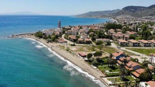 Edremit Belediyesi tam kapanmayı fırsata çevirerek sahillerini yaklaşan yaz sezonuna hazırlıyor