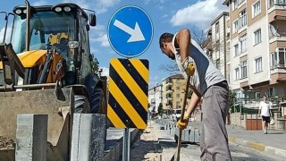 Eski İstasyon Caddesi’nde refüj çalışması