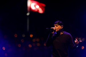 İMAMOĞLU’NDAN CEZA’YA: “ÇOK GÜZEL BİR İSTANBUL ŞARKISI İSTER BU KENT”