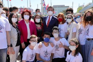 İMAMOĞLU’NDAN CUMHURBAŞKANI’NA “GENELGE ÇAĞRISI”: “BAYRAMLARDAKİ BU TÖREN DÜZENSİZLİĞİNİ LÜTFEN GİDERİN”