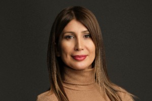 KENDİNE İNANAN VE GÜVENENLER ​​​​​​​MUTLULUĞA ULAŞIYOR