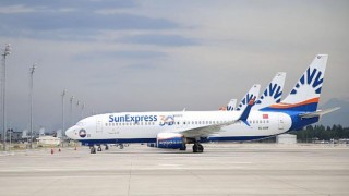 SunExpress, tam kapanma sürecinde yolcularının yanında