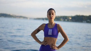 Zeynep Bastık, Nilperi Şahinkaya ve Boran Kuzum adidas ile denizler için koşuyor
