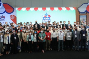 İMAMOĞLU’NDAN BAKKALARA VE İSTANBULLULARA ÇAĞRI: “GELİN HEP BİRLİKTE İYİLİĞİ ORGANİZE EDELİM”