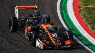 Cem Bölükbaşı, İtalya’dan da kupayla döndü!