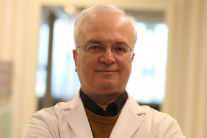 İlgi ve sevgi göremeyen birey dış görünüşüne yöneliyor