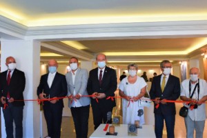 KKTC Cumhurbaşkanı Ersin Tatar, Kıbrıs Modern Sanat Müzesinde iki serginin açılışını gerçekleştirdi