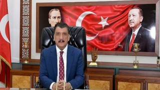 Malatya Büyükşehir Belediye Başkanı Selahattin Gürkan, Türk milletinin tarihinin zaferlerle dolu olduğunu söyledi.