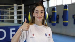 Olimpik Anneler projesinin sporcularından Buse Naz Çakıroğlu Gümüş Madalya kazandı