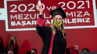 BİLGİ’li öğrencilerin mezuniyet coşkusu