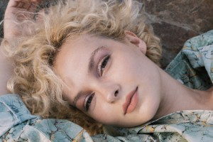 EBRU SANATI İLE EŞSİZ BİR MODA KOLEKSİYONU 