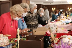 Hobileri iyiliğe dönüştü  yüzlerce öğrenciye destek oldu