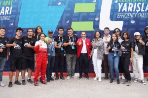 LİSELİ GENÇLER TEKNOFEST ELEKTRİKLİ ARAÇ YARIŞLARINDA YARIŞTI!