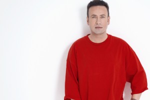 ÖZGÜR ARAS’IN YENİ KİTABI “BAZI AŞKLAR YENİK BAŞLAR” ART ARDA YENİ BASKILAR YAPIYOR.