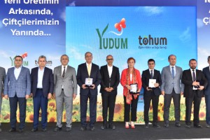YEREL AYÇİÇEĞİ TOHUMU GELİŞTİRİLMESİNDE DÖNÜM NOKTASI OLAN PROJEDE İLK HASAT YAPILDI 
