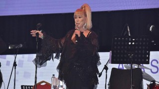 Zerrin Özer, Yerel Zincirlerle birlikte itiraz etti